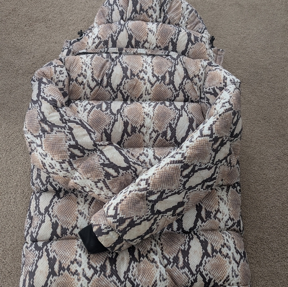 TNA Super Puff Snakeskin pattern - Picture 3 of 3